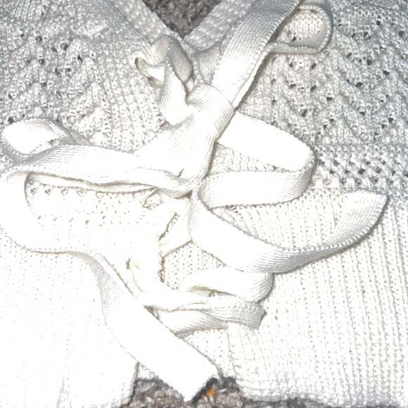 White Crochet Knit Lace-Up Crop Top, V-Neck - Picture 3 of 6